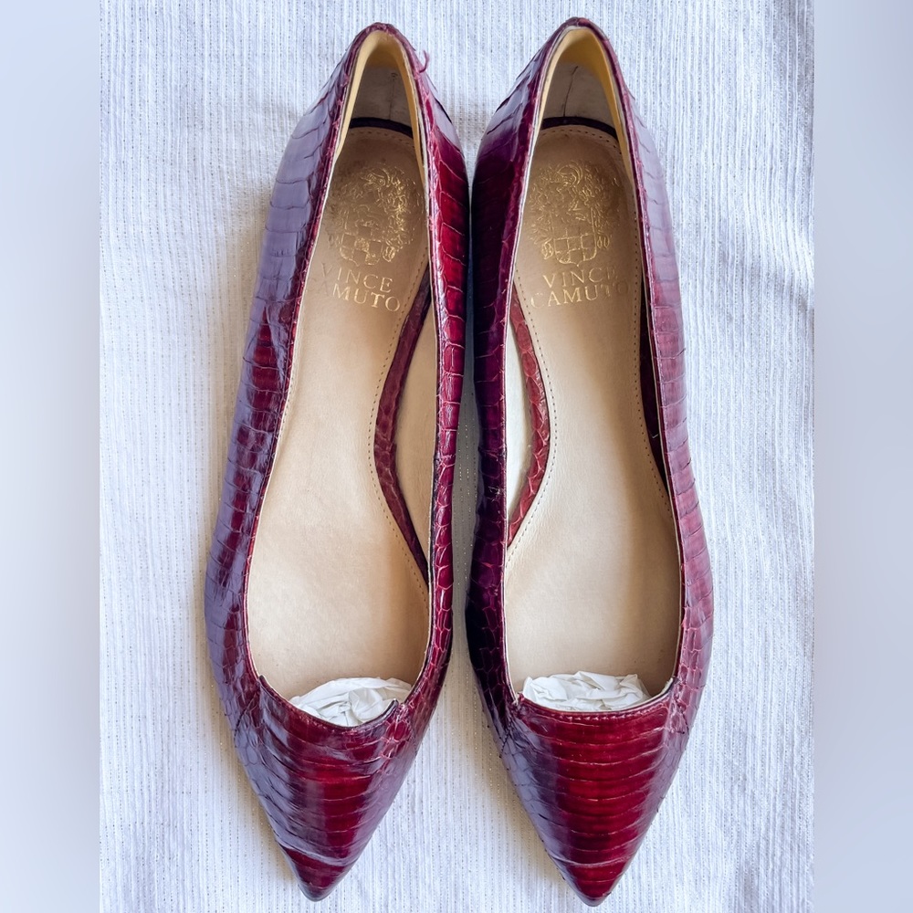 Vince Camuto Burgundy Embossed Snake Skin Leather Flats 7.5